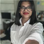 Aquí tienes un anuncio más breve:
 
¡Aprende italiano con una hablante nativa! Clases personalizadas para todos los niveles